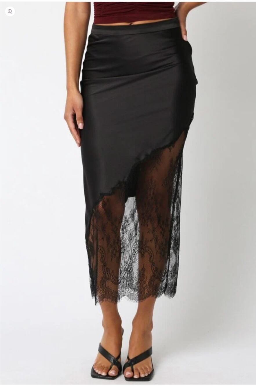 NWT Olivaceous Tina Lace Skirt in Black. Size Large